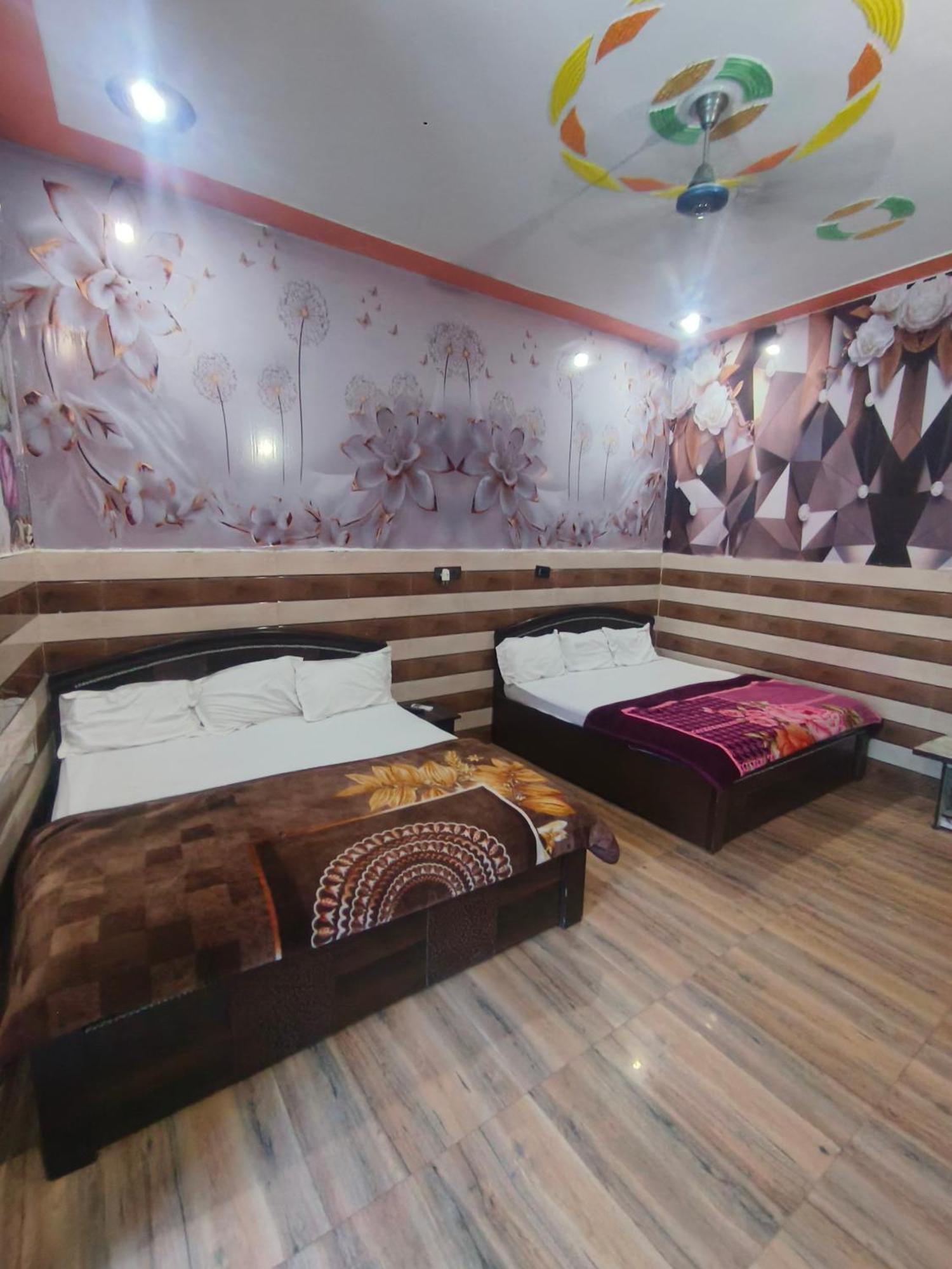 فندق K.D.Dham-Near Prem Mandir Vrindāvan المظهر الخارجي الصورة
